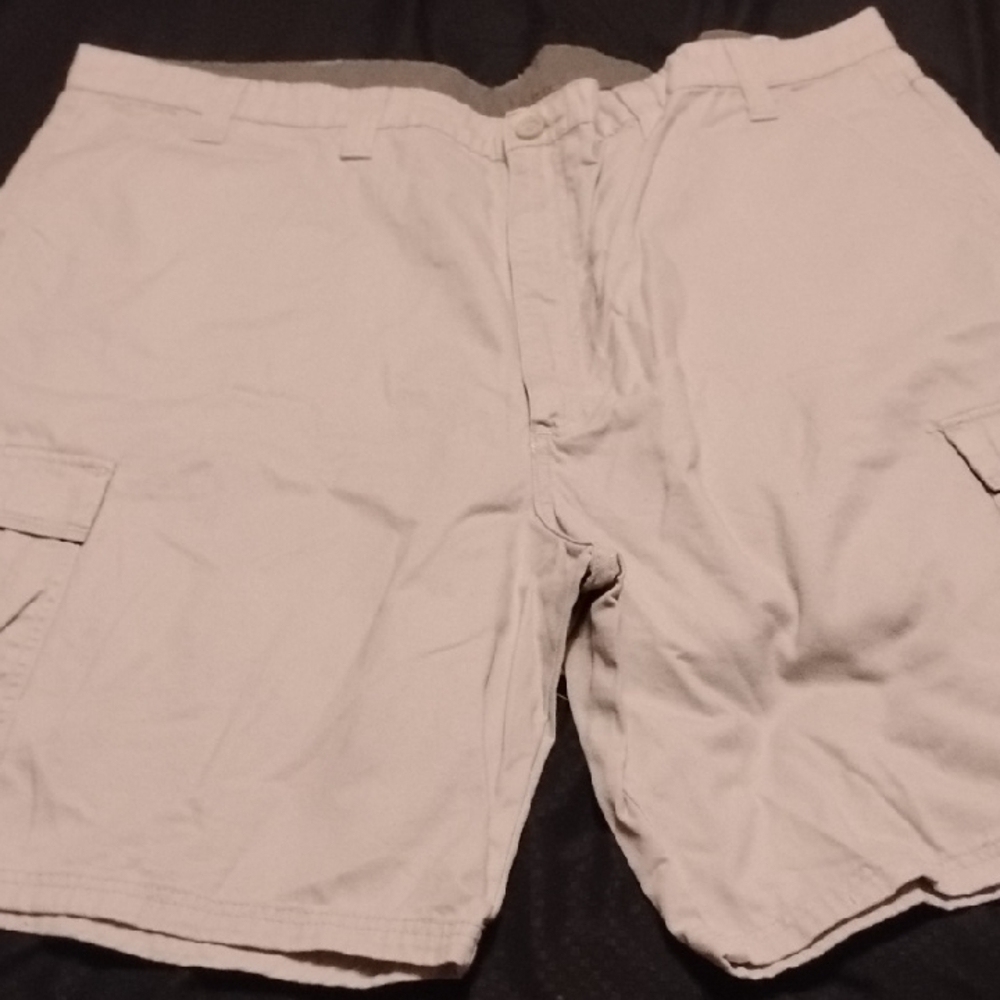 Men's 44 Wrangler Cargo Shorts